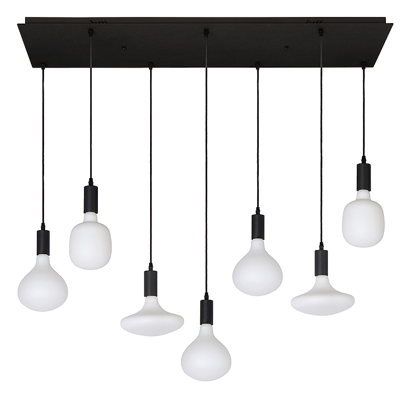Minimal clean hanglamp Hanoi met een metalen afwerking in het zwart perfect als sfeerverlichting voor een industrieel interieur