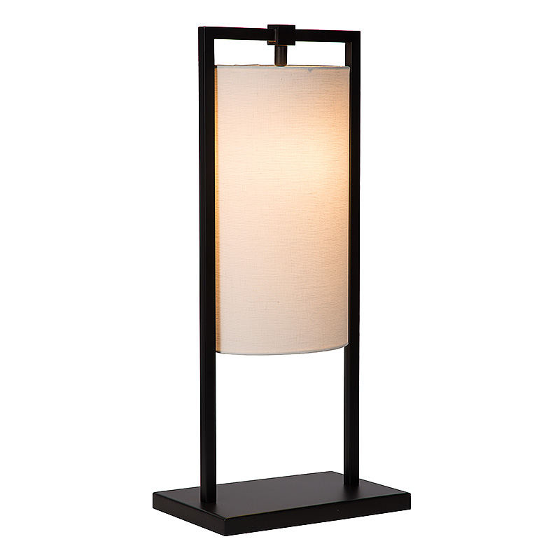 Eye-catching tafellamp Windsor by Atmooz met zwarte metalen frame en witte linnen kap voor een landelijk modern en industrieel interieur 